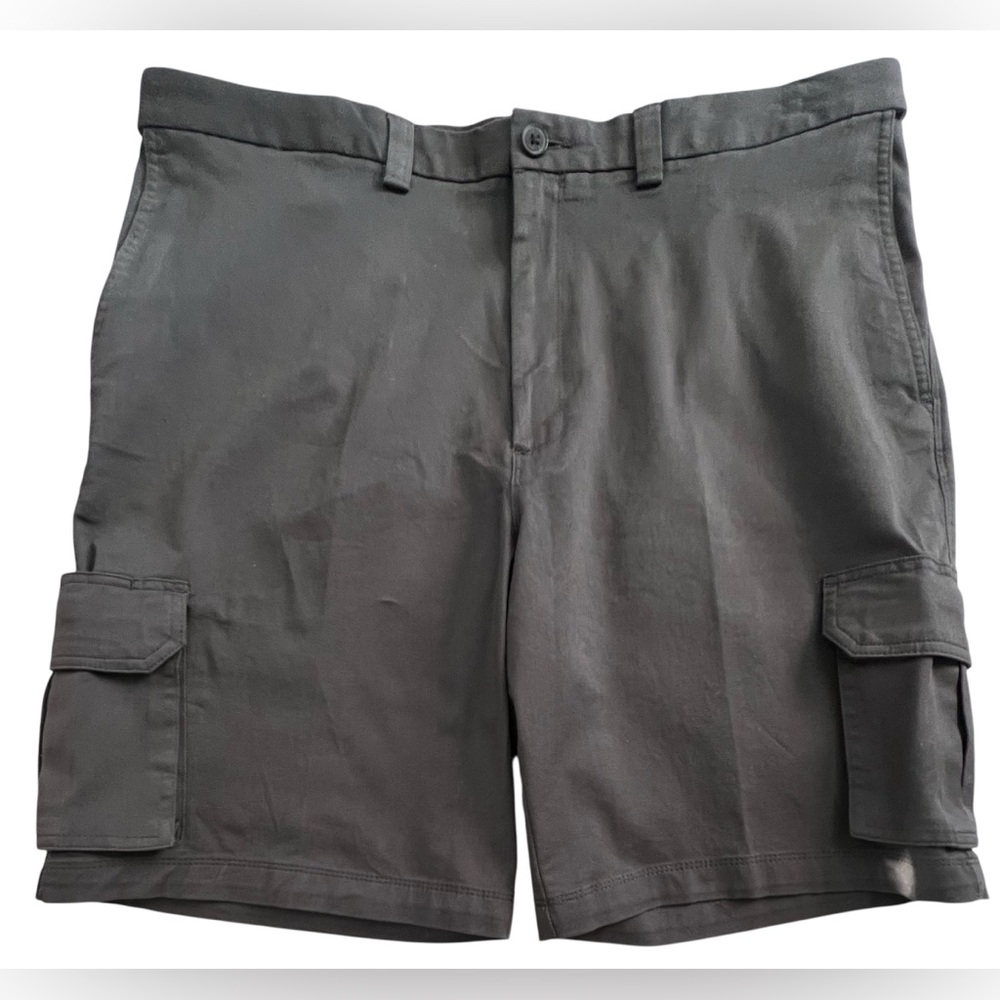 Haggar Charcoal NWT Comfort Cargo Shorts, Waist 40